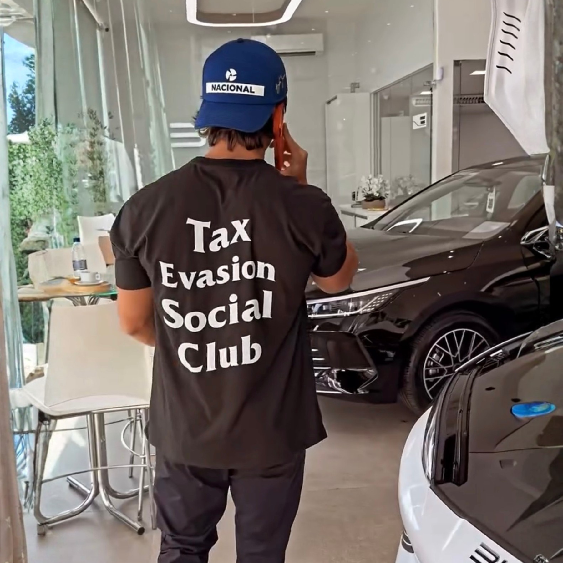 Camiseta “Tax Evasion Social Club”